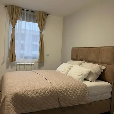 アパート Luxury Getaway With Comfort! ベオグラード